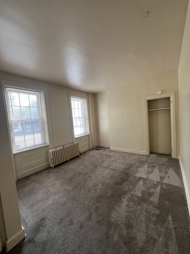 Building Photo - 128 S West St