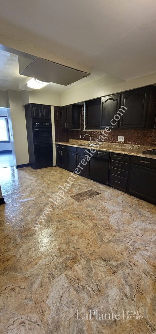 Building Photo - Cute 3 Bedroom Home near Jermain Park, Ava...