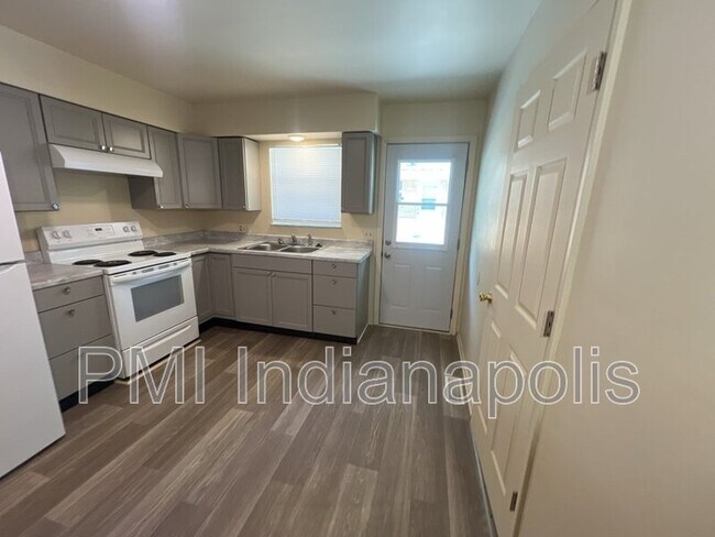 Building Photo - 228 S Green St