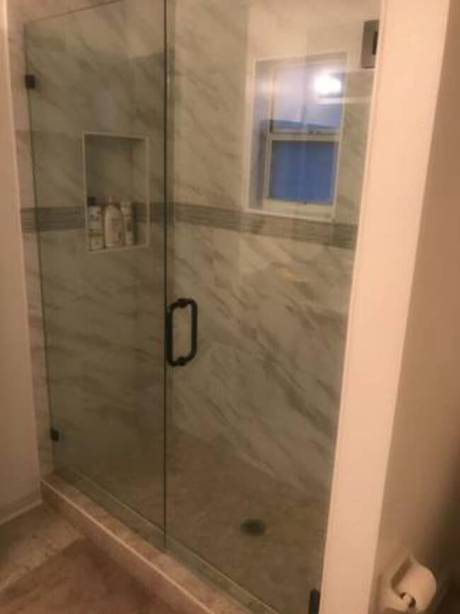 Foto del edificio - 10942 Pinewood Cove Ln