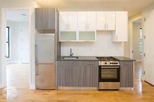 Foto del edificio - 474 Lafayette Ave