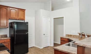 Building Photo - 116 NW Wittington Ln