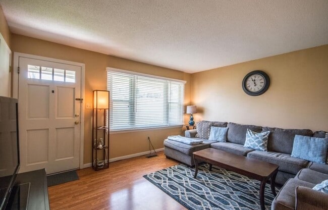 Foto del edificio - 268 Bellehaven Dr