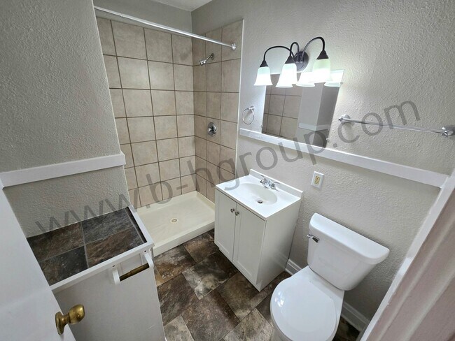 Foto del edificio - 3502 67th St