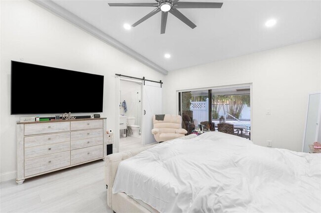 Foto del edificio - 501 NW 78th Way