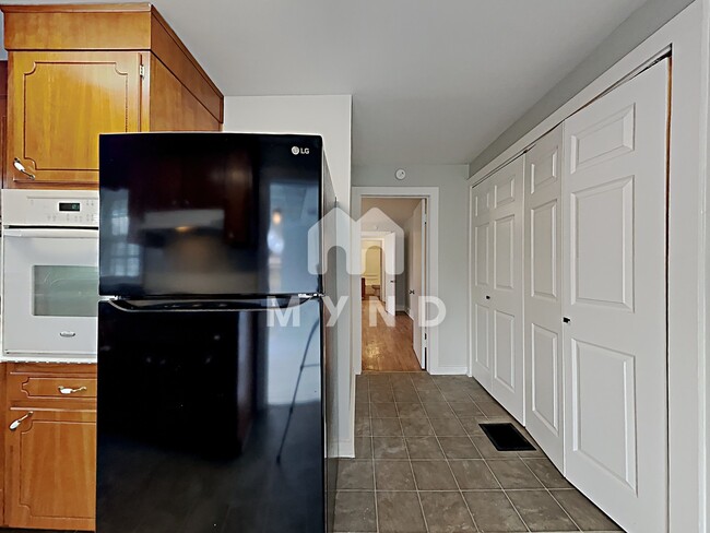 Building Photo - 1222 Eastern Valley Rd