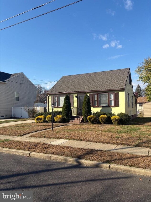 Building Photo - 701 Brooke Ave