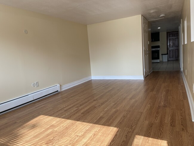 Living Room - 6125 S Kilpatrick Ave