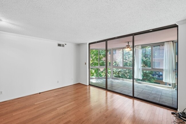 Foto del edificio - 1024 N Utah St