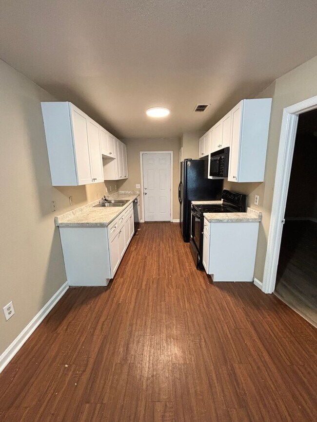 Foto del edificio - Modern 4BR/4BA Townhouse Near FAMU & North...