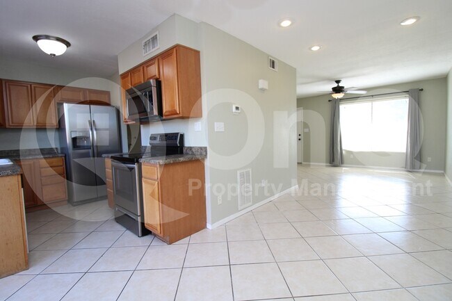 Foto del edificio - 5012 S Kenneth Pl