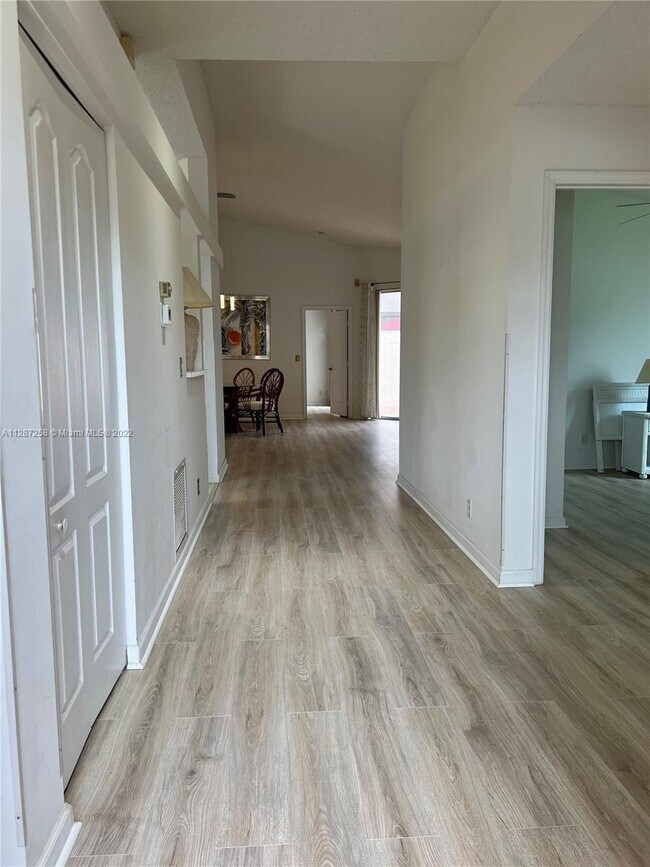 Building Photo - 9635 Boca Gardens Cir N
