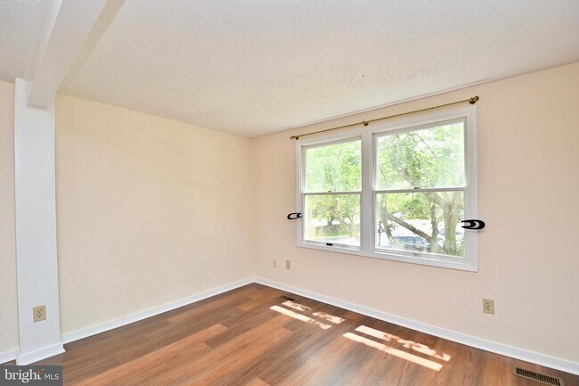 Building Photo - 6832 Heatherway Ct