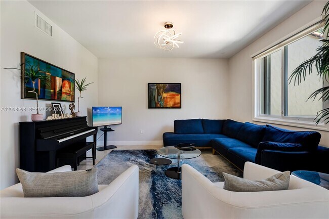 Building Photo - 13636 Deering Bay Dr