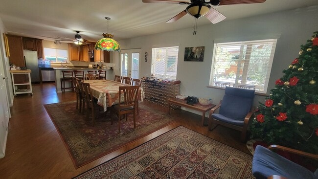 Building Photo - Spacious 4 Bed | 3 Bath Mountain Retreat i...