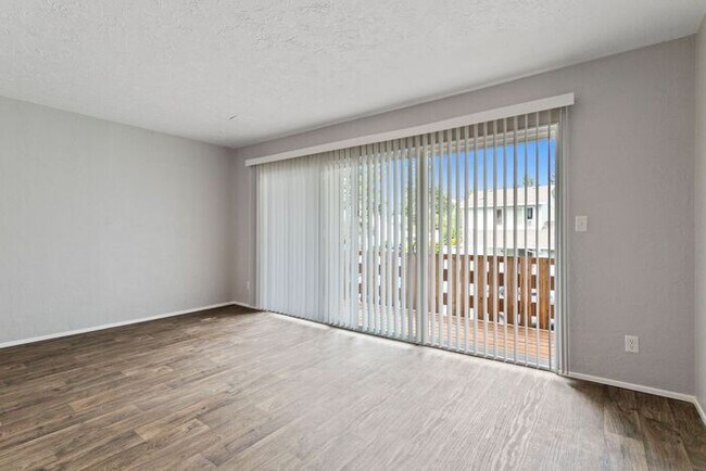 Foto del edificio - MOVE IN SPECIAL 1ST MONTH RENT FREE!! 2 be...