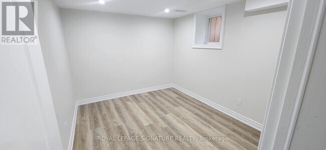 Photo du bâtiment - 25 Lyle Dr