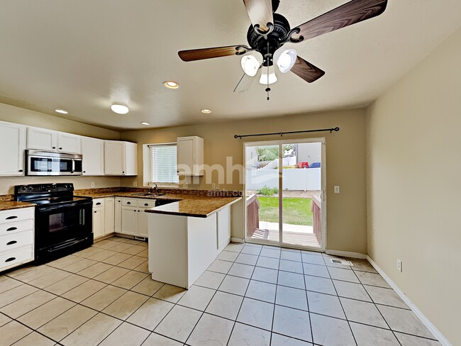 Building Photo - 6432 S High Bluff Dr