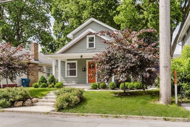 Building Photo - Charming, Fully Updated Broad Ripple Gem!
