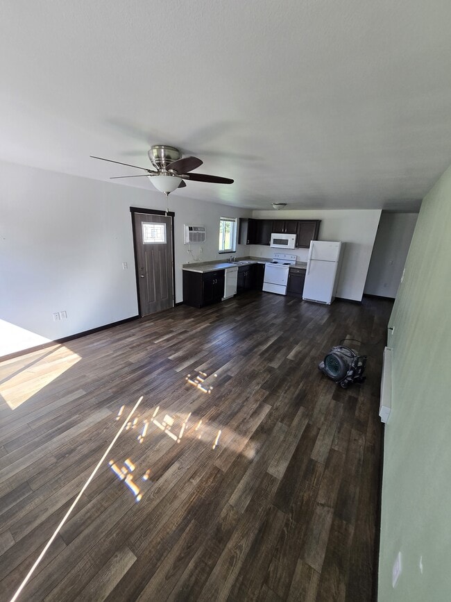 Building Photo - 5508 Cyndi Ct