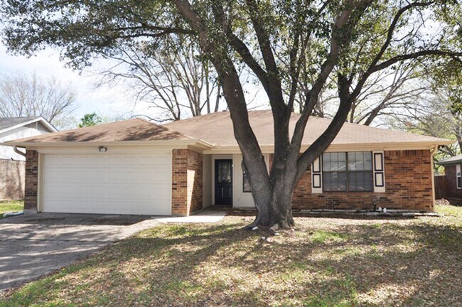 Foto del edificio - VIEW NOW/COMING SOON - Beautiful 3-2-2 in Saginaw with Quartz Counters & Large Backyard-Eagle MT-...