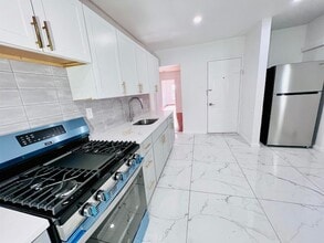 Building Photo - 23 Valley Pl