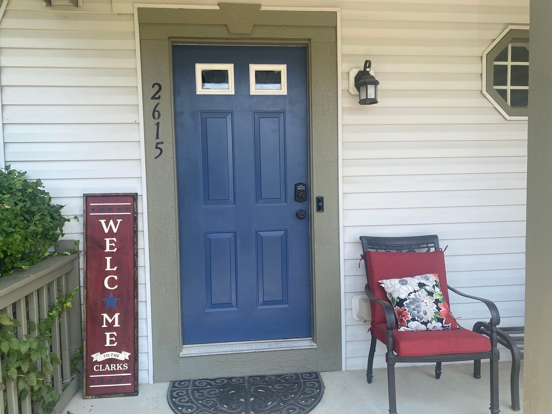 Foto del edificio - 2615 Lincolnshire Dr