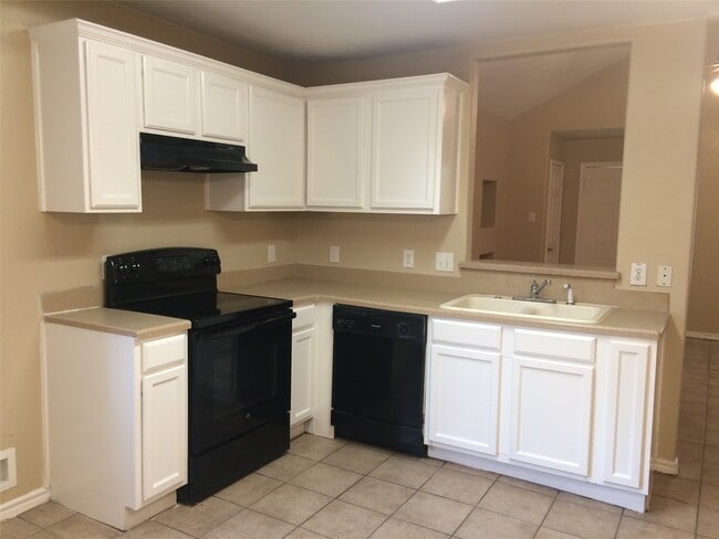 Foto del edificio - 18830 Reynolds Park Dr