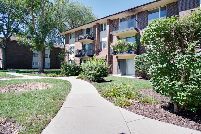 Foto del edificio - 5S066 Pebblewood Ln