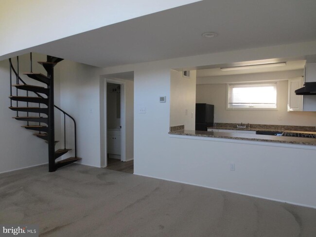Building Photo - 5485 Harpers Farm Rd