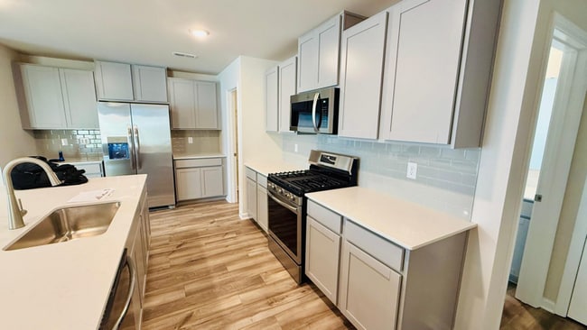 Building Photo - 13127 Hampton Way Dr