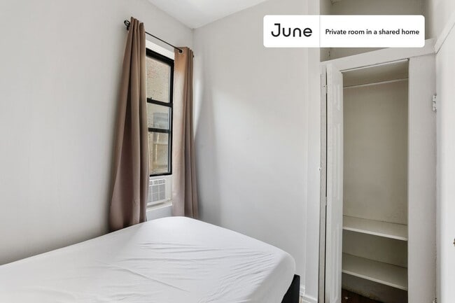 Building Photo - Room in Shared 3 bed/1 bath home