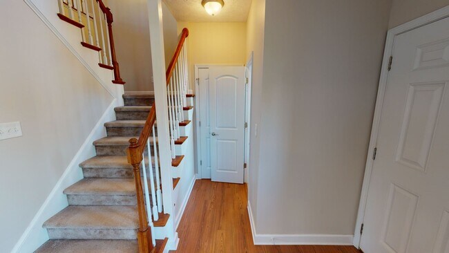 Foto del edificio - Beautiful 4 Bedroom/2.5 Bathroom in JACK B...