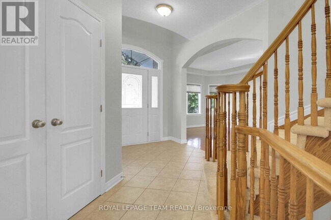 Building Photo - 31 Wilderness Way