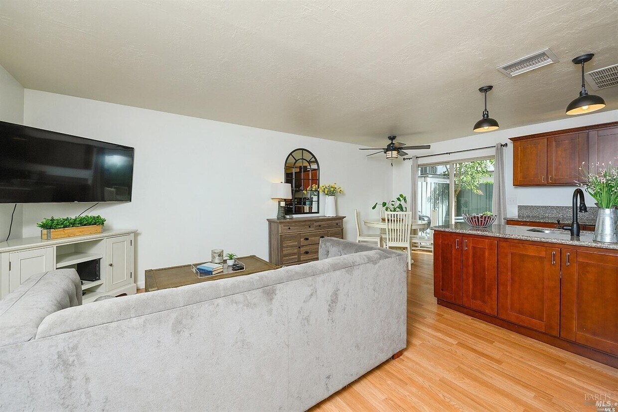1026 Marina Dr, Napa, CA 94559 Condo for Rent in Napa, CA