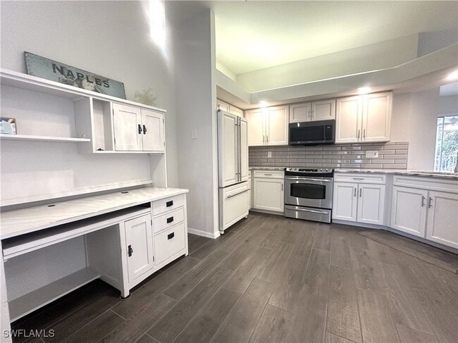 Foto del edificio - 6922 Satinleaf Rd N