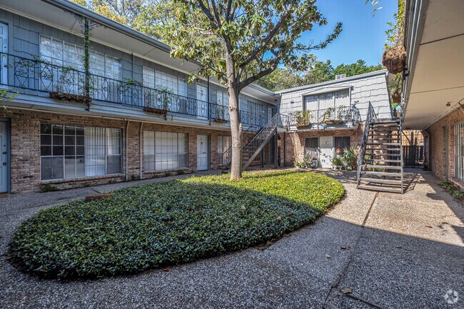 604 W Main St - Gaslight Square