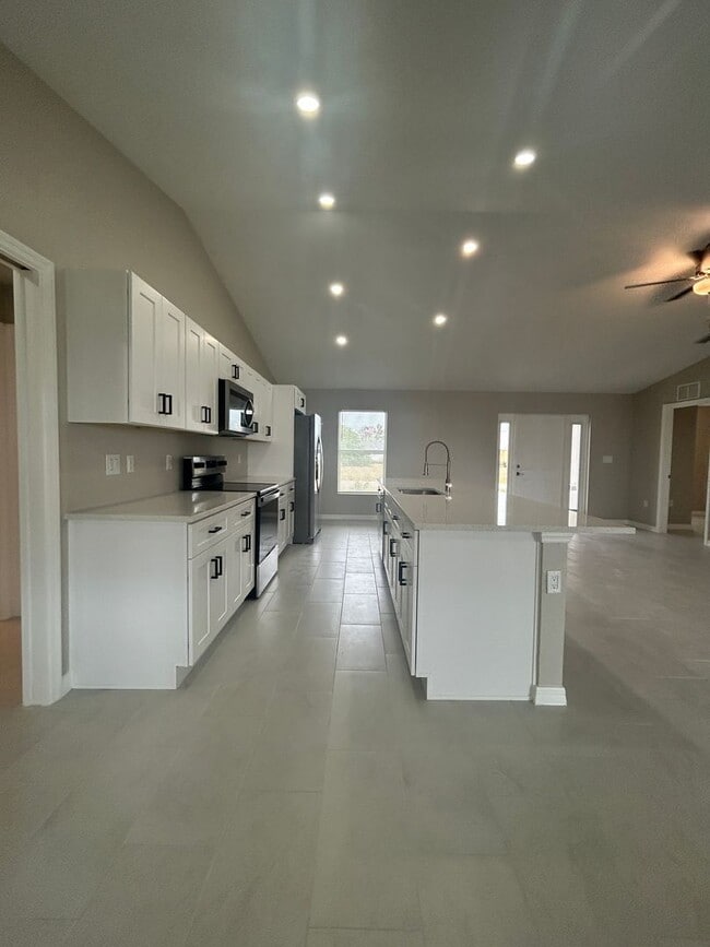 Building Photo - Your Dream Rental: Brand-New 4BR/3BA with Open Floor Plan