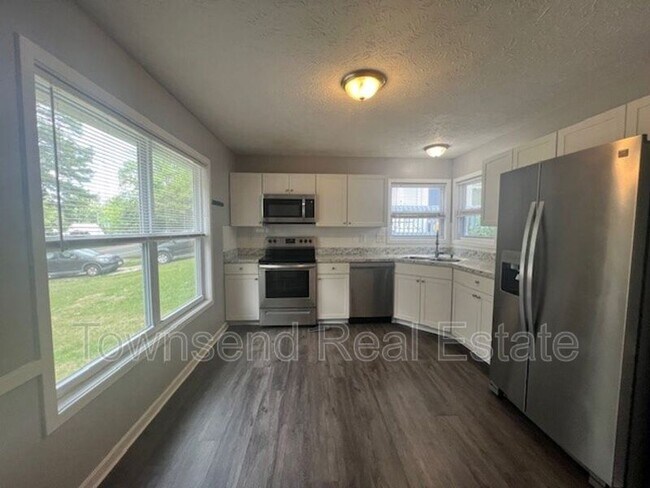 Foto del edificio - 5831 Waters Edge Dr