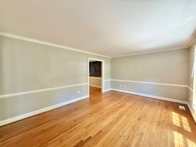 Foto del edificio - **OFFERING REFUNDABLE APPLICATION FEES & $150 MOVE IN PROMOTION** Terrific 3BD, 1.5BA North Ralei...