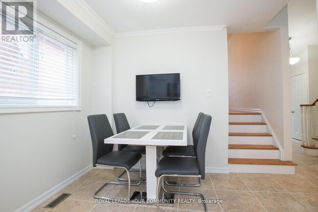 Photo du bâtiment - 90 Carnival Ct