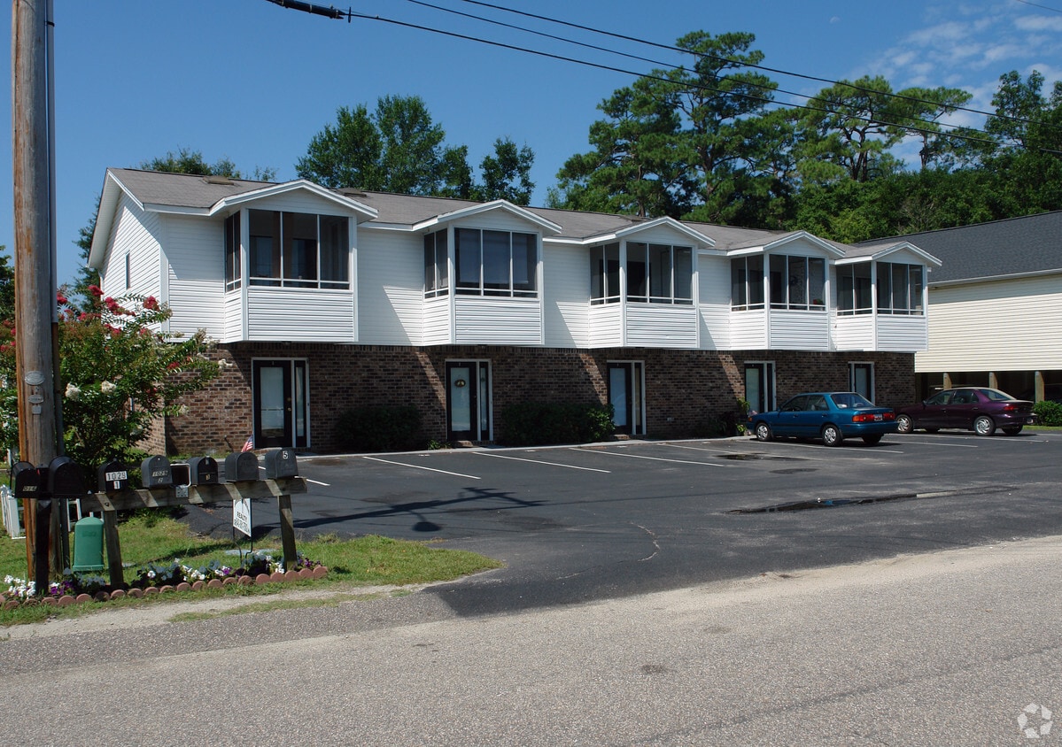 Primary Photo - 1029 Phyllis St