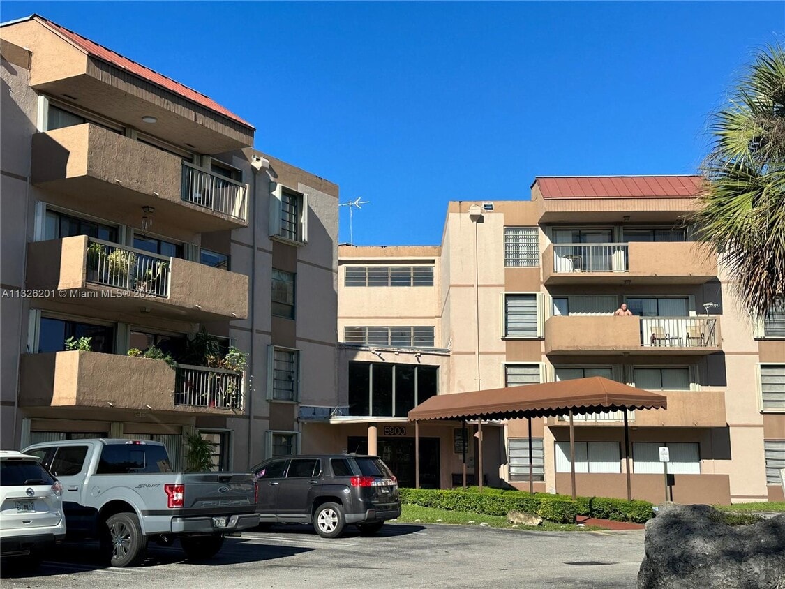 Primary Photo - 5900 SW 127th Ave