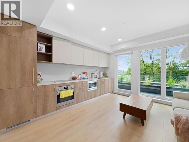 Building Photo - 133 W 49th Ave