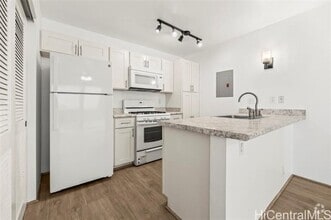 Building Photo - 91-1135-1135 Puamaeole St