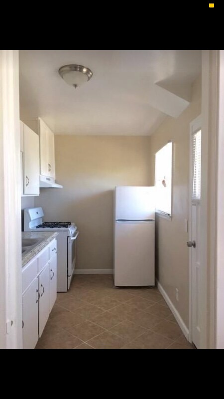 Foto del edificio - 5820 Pickering Ave