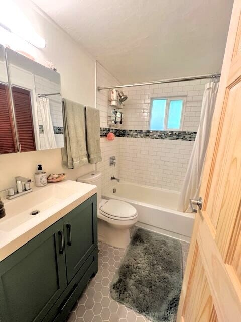 Photo - OPEN HOUSE: 1-2 PM Saturday, 11/8  Redwood...