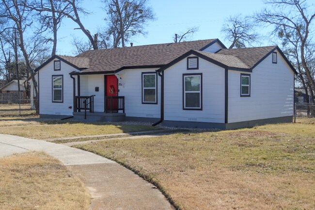 Building Photo - 1108 Culp Ave