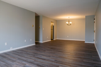 Whitnall Park Apartments photo'