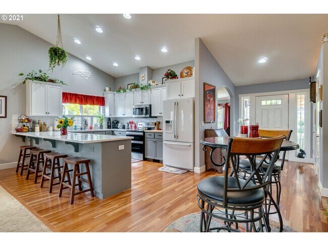 Foto del edificio - Charming One Level Custom Home
